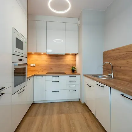 Апартаменты Manufaktura Ii & Centre Free Parking